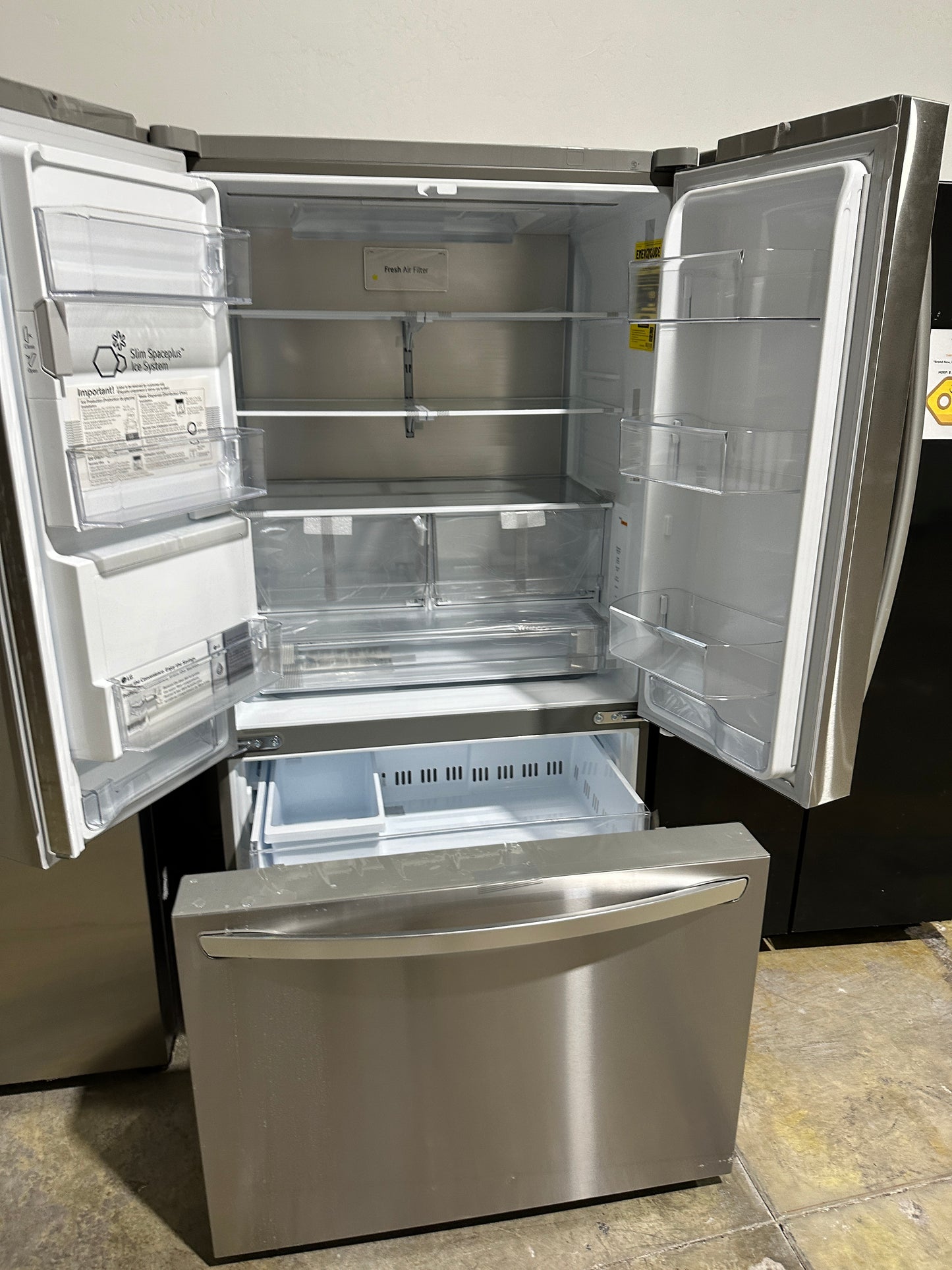 GREAT NEW LG COUNTER DEPTH MAX REFRIGERATOR MODEL: LRFXC2606S REF12515S