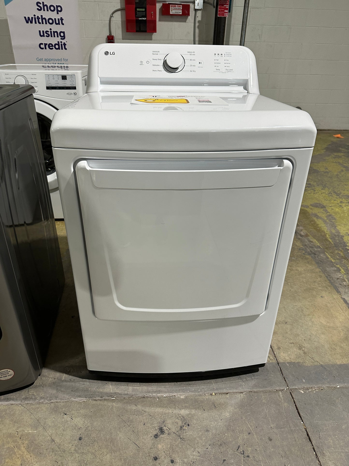 GREAT NEW LG ELECTRIC DRYER MODEL: DLE6100W DRY12189S