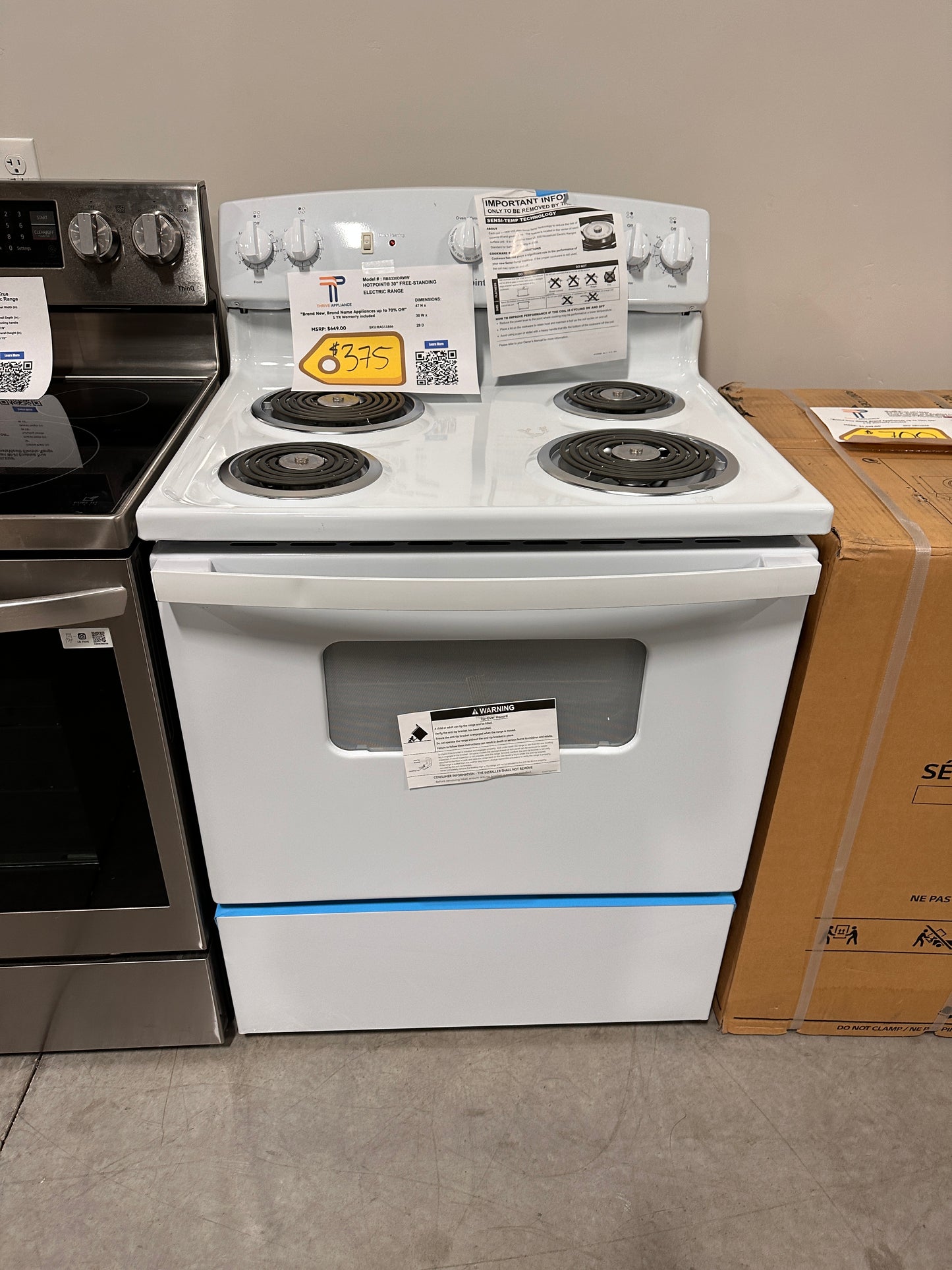 GREAT NEW HOTPOINT ELECTRIC RANGE MODEL: RBS330DRWW  RAG11866