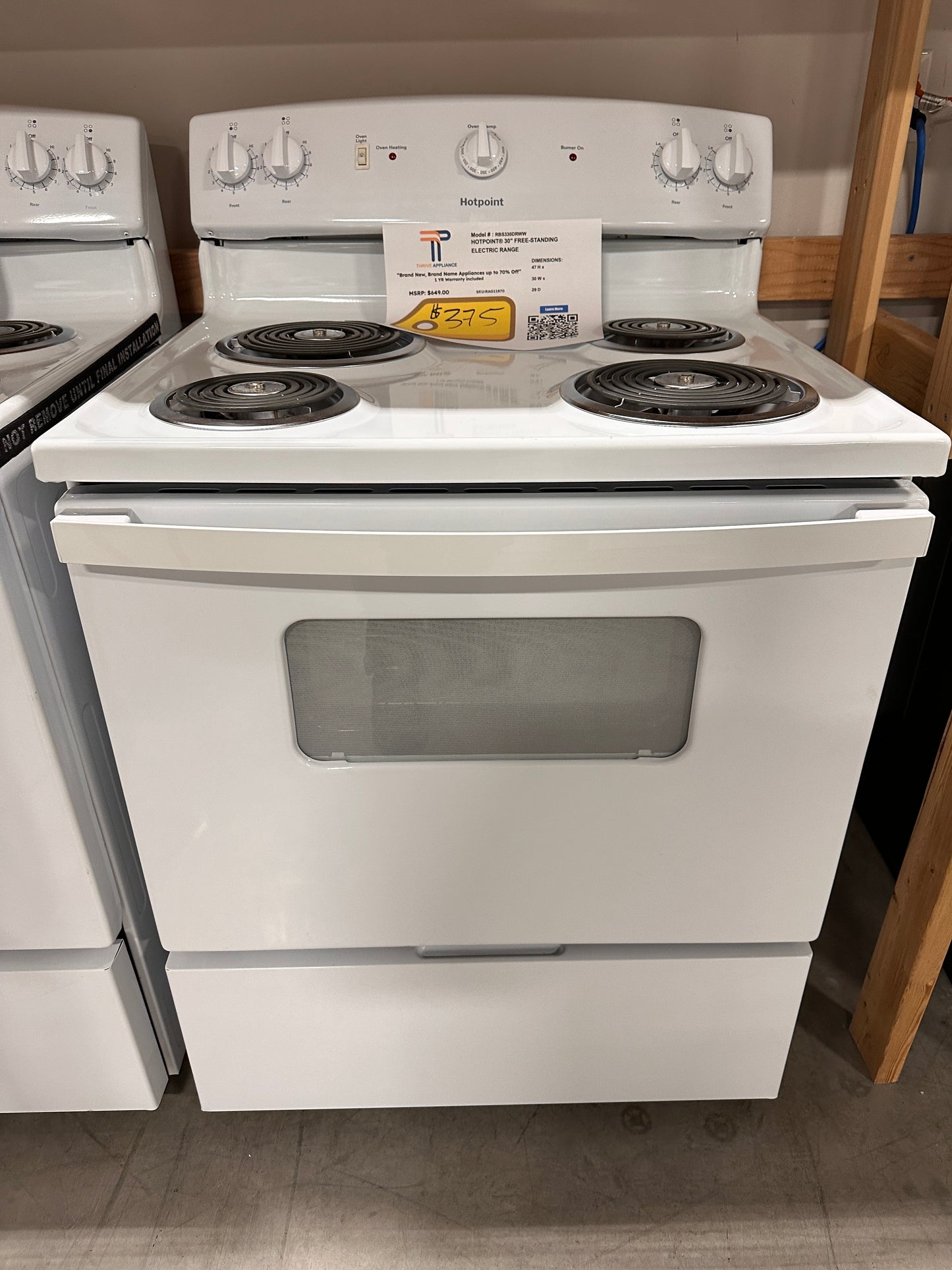 NEW HOTPOINT 4 BURNER WHITE RANGE MODEL: RBS330DRWW  RAG11870