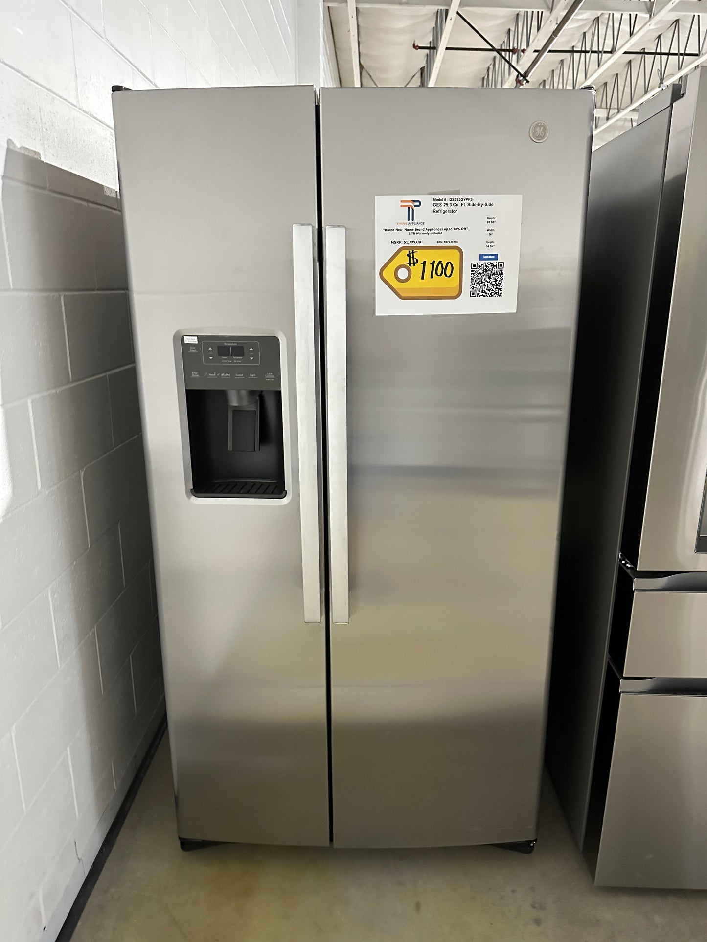 SIDE-BY-SIDE GE REFRIGERATOR with EXTERNAL ICE and WATER DISPENSER MODEL: GSS25GYPFS REF13595S