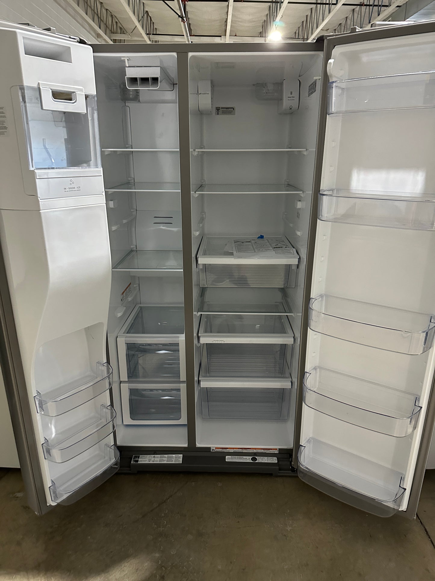 Side-by-Side Refrigerator with In-Door-Ice Storage  MODEL: WRS588FIHW  REF13612S