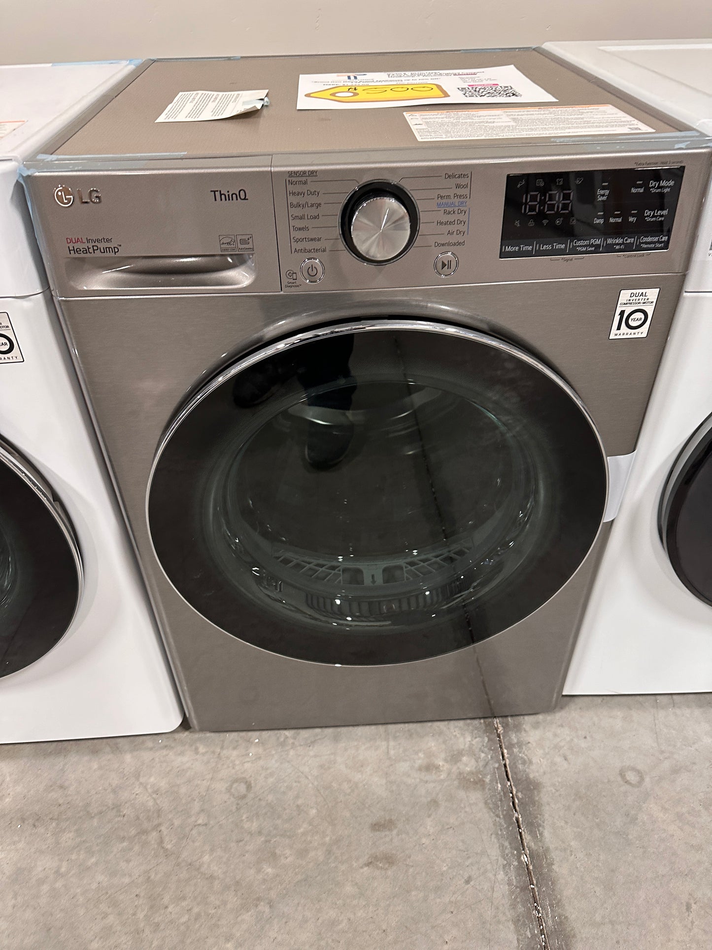 NEW STACKABLE SMART ELECTRIC DRYER - DRY12200 DLHC1455V
