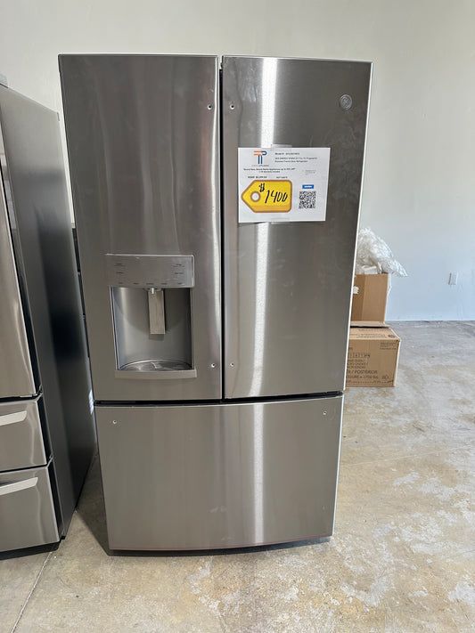 GE - 27.7 Cu. Ft. French Door Refrigerator - Stainless Steel MODEL: GFE28GYNFS REF13687S