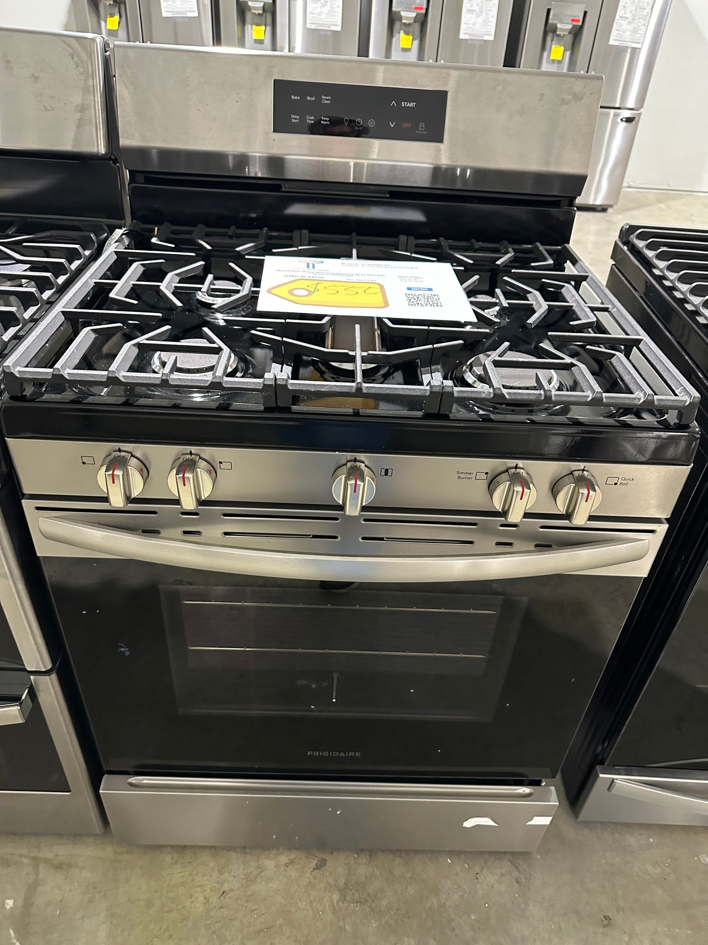 Frigidaire 30-in 5 Burners 5.1-cu ft Freestanding Natural Gas Range MODEL: FCRG306LAF RAG11598S