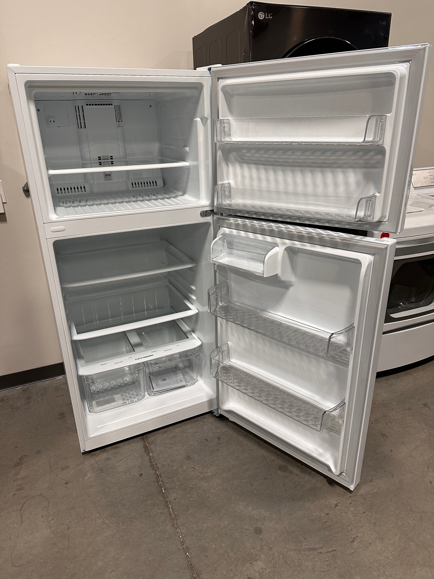 GREAT NEW TOP FREEZER REFRIGERATOR MODEL: LTCS20020W REF13253