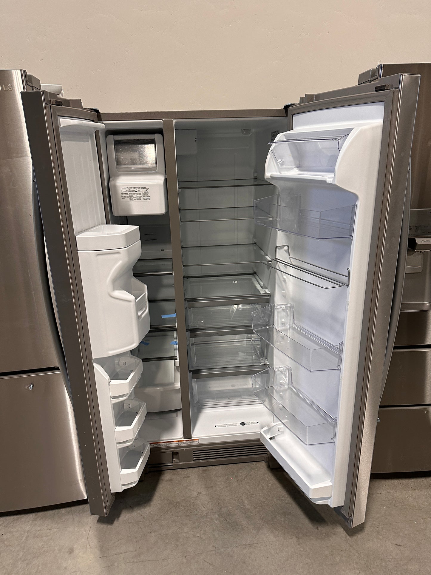 DISCOUNTED GREAT NEW WHIRLPOOL SIDE BY SIDE REFRIGERATOR MODEL: WRS321SDHZ REF13260