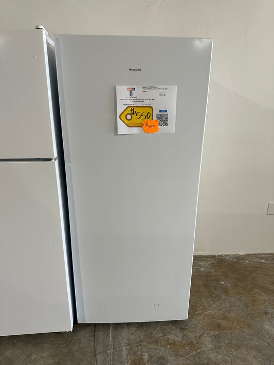 New Hotpoint - 13 Cu. Ft. Frost-Free Upright Freezer MODEL: HUF13LTRBWW FRZ11204S