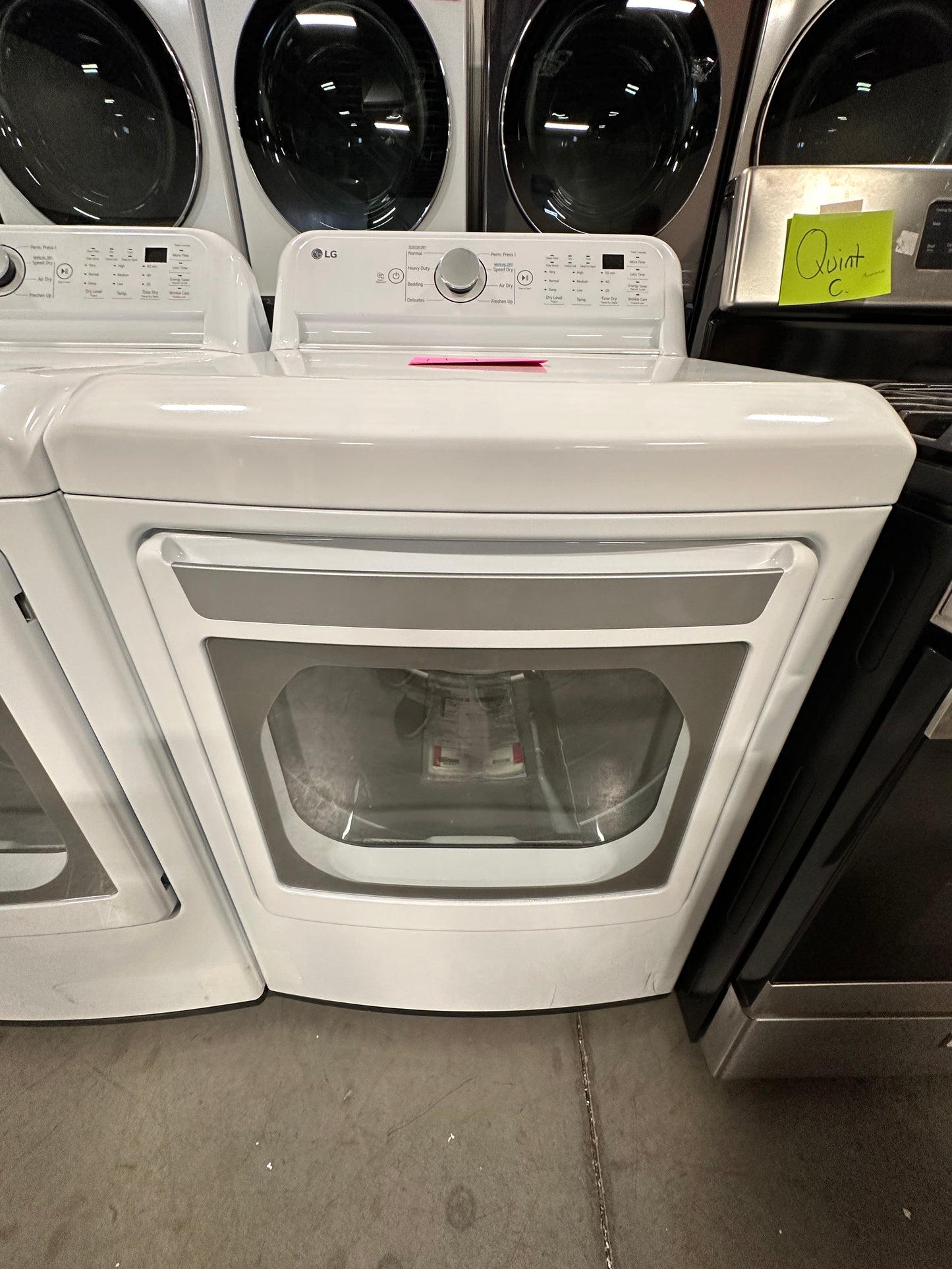 GREAT NEW LG LARGE CAPACITY ELECTRIC DRYER - DRY12067