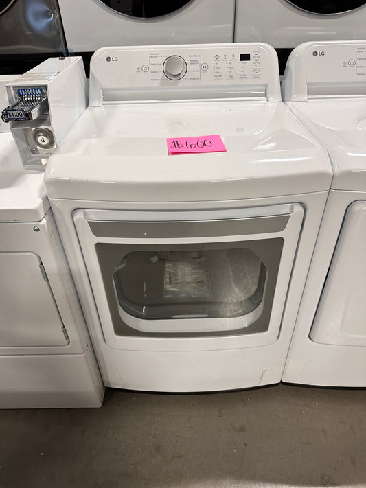 GREAT NEW LG 7.4 CU FT ELECTRIC DRYER - DRY12137
