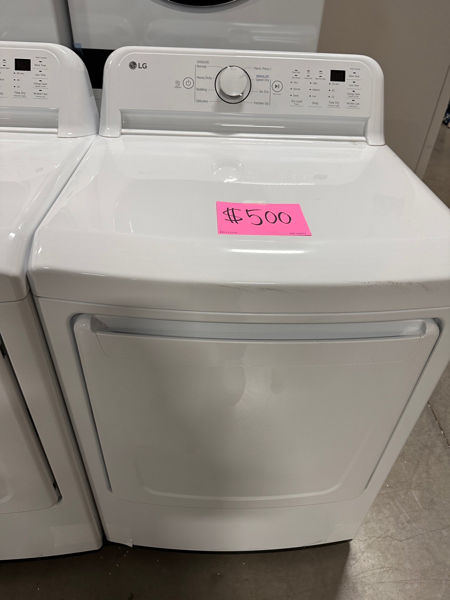 GORGEOUS NEW LG ELECTRIC DRYER with SENSOR DRY - DRY12130
