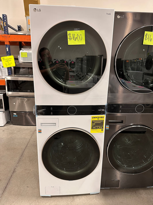 NEW LG SMART FRONT LOAD WASHER with GAS DRYER - DRY12712