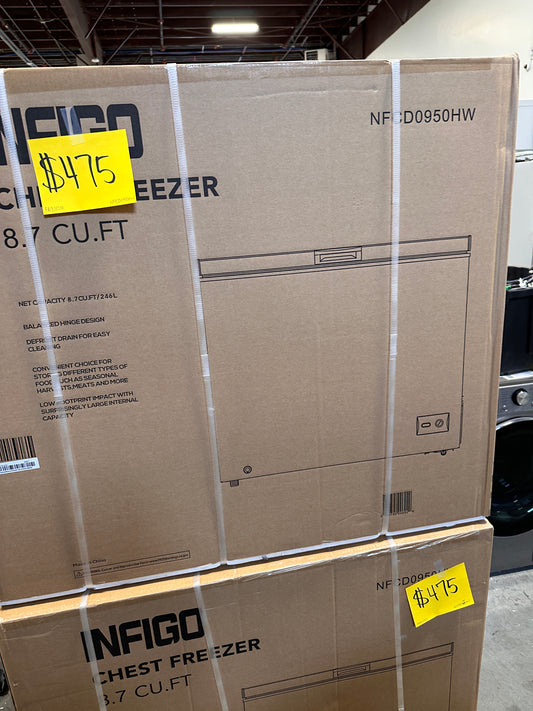 GREAT NEW 9 CU FT CHEST FREEZER - FRZ11211