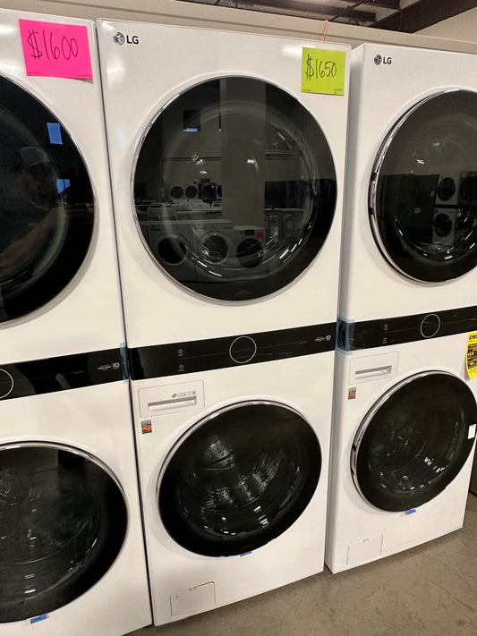 NEW LG WASHTOWER GAS DRYER STACKED LAUNDRY CENTER - WAS12440