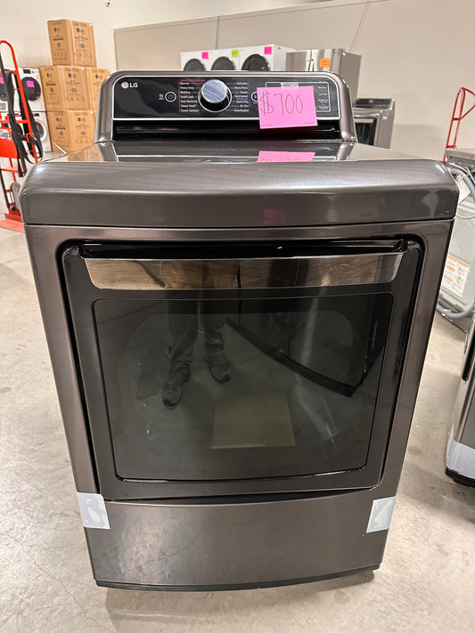 GREAT NEW ELECTRIC DRYER WITH EASY LOAD DOOR - DRY12178 DLE7400VE