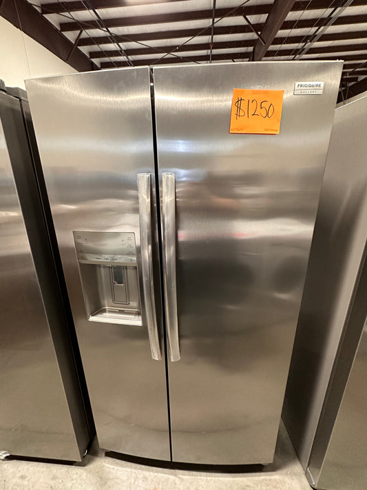 NEW FRIGIDAIRE GALLERY 22.3 CU FT REFRIGERATOR - REF12629