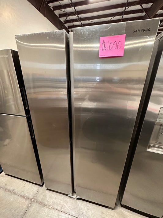 NEW SAMSUNG COUNTER DEPTH SIDE-BY-SIDE REFRIGERATOR - REF12645