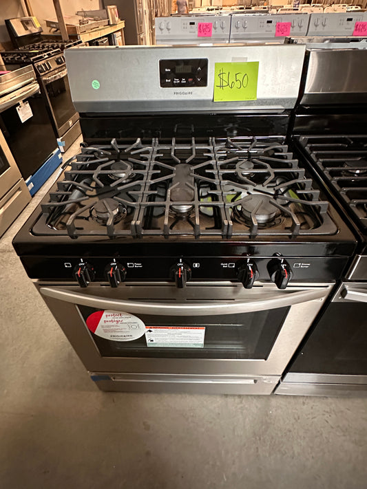 NEW FRIGIDAIRE GAS RANGE WITH 5 BURNERS - RAG11709