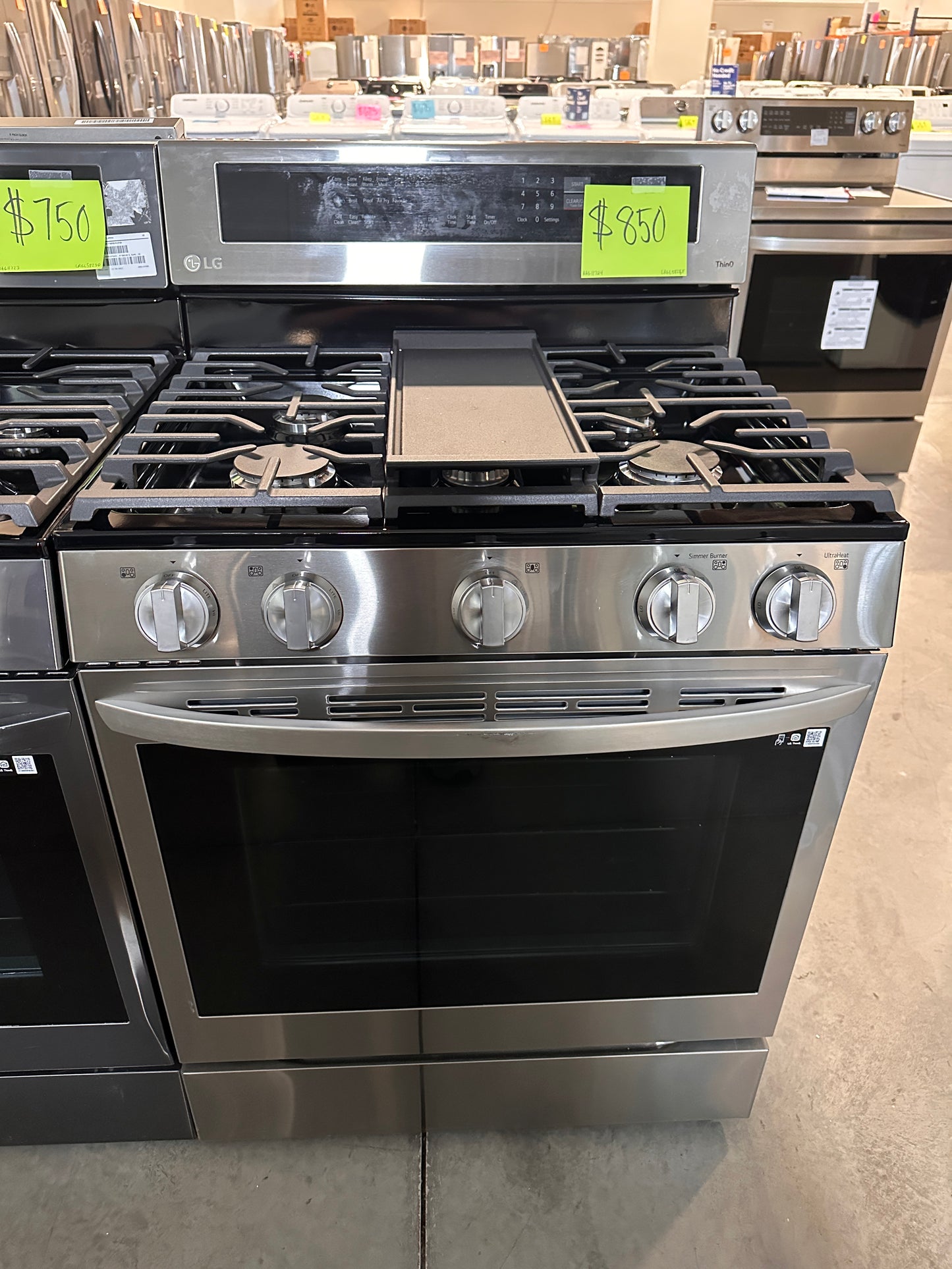 NEW GAS TRUE CONVECTION LG RANGE WITH EASYCLEAN - RAG11724