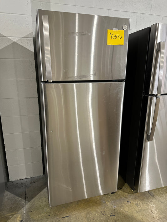 GREAT GE REFRIGERATOR - NEW - REF12038S GTE18GSNRSS