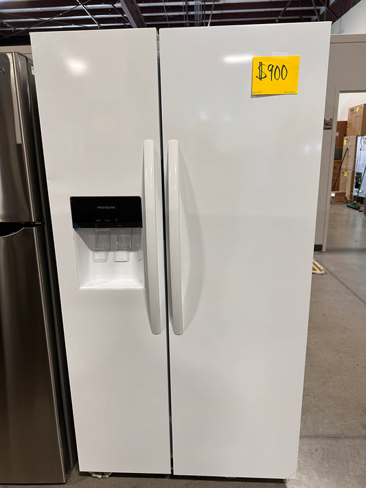 GREAT NEW FRIGIDAIRE SIDE-BY-SIDE REFRIGERATOR - REF12625