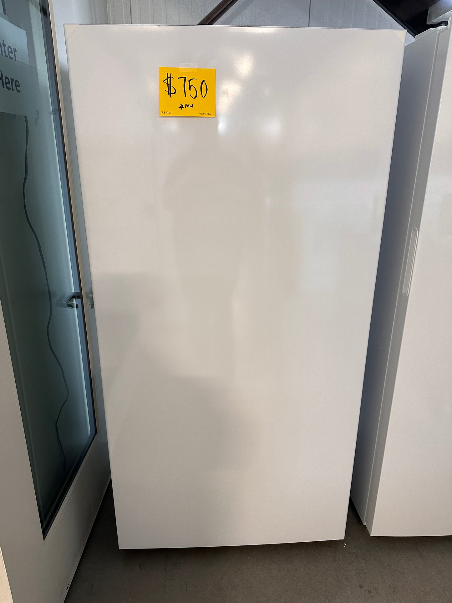 GREAT NEW 15.3 CU FT UPRIGHT FREEZER - WITH WARRANTY - FRZ11224 VFUD15TW