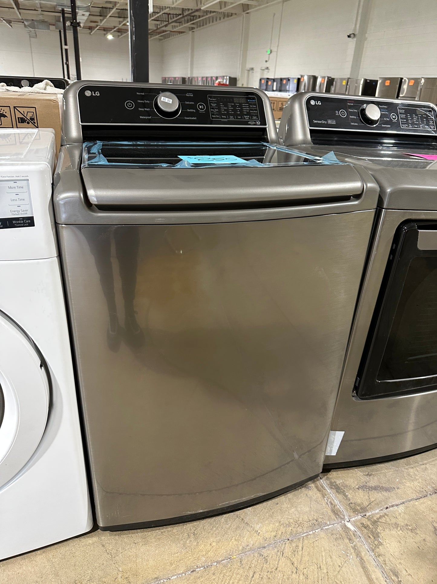 GORGEOUS TOP LOAD LG WASHER - WAS11825S WT7400CV