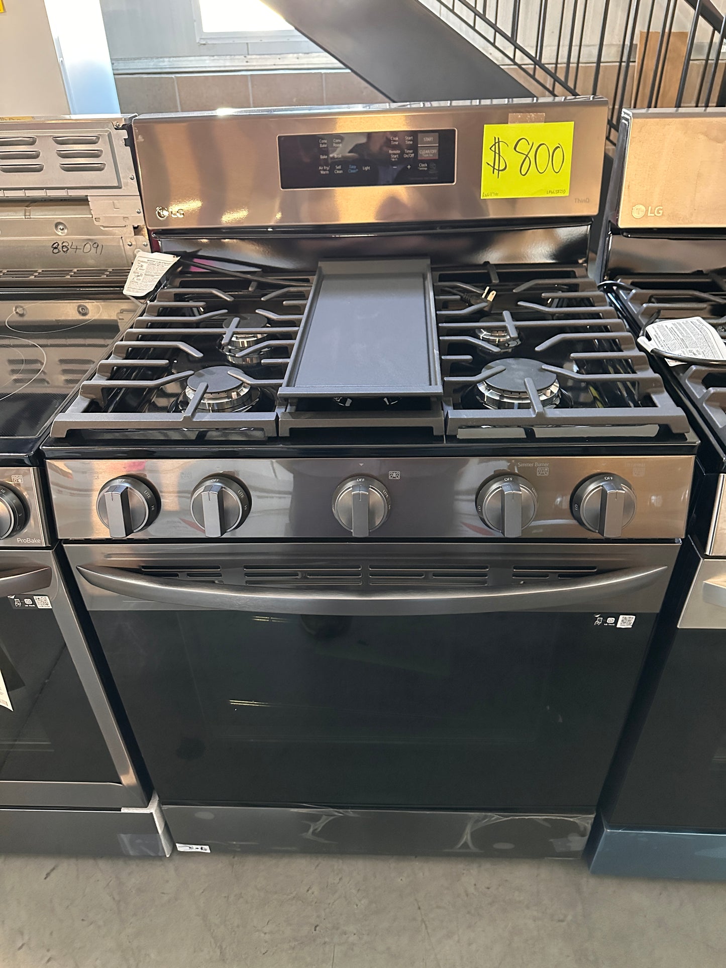 NEW GAS RANGE with EASY CLEAN and AIR FRY - RAG11701