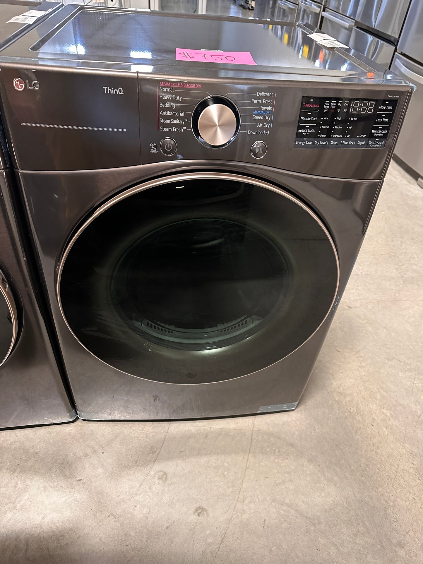 ELECTRIC LG DRYER WITH STEAM - DRY12239