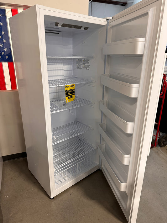 GREAT NEW 21 CU FT UPRIGHT FREEZER - FRZ11234 DECVC210W