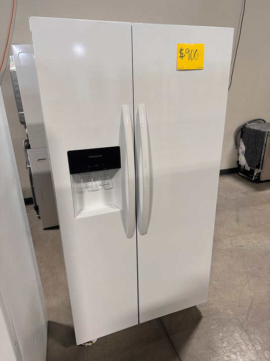 NEW FRIGIDAIRE WHITE REFRIGERATOR - REF12748 FRSS2623AW