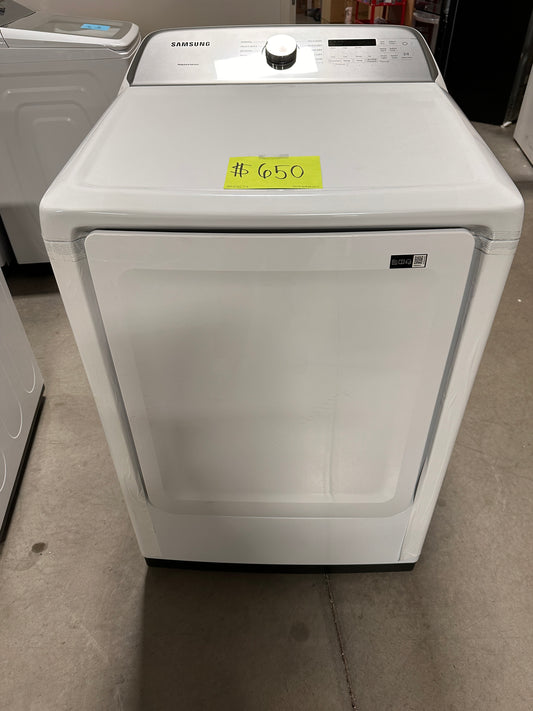 NEW SAMSUNG GAS DRYER with 10 CYCLES - DRY12274 DVG50R5200W