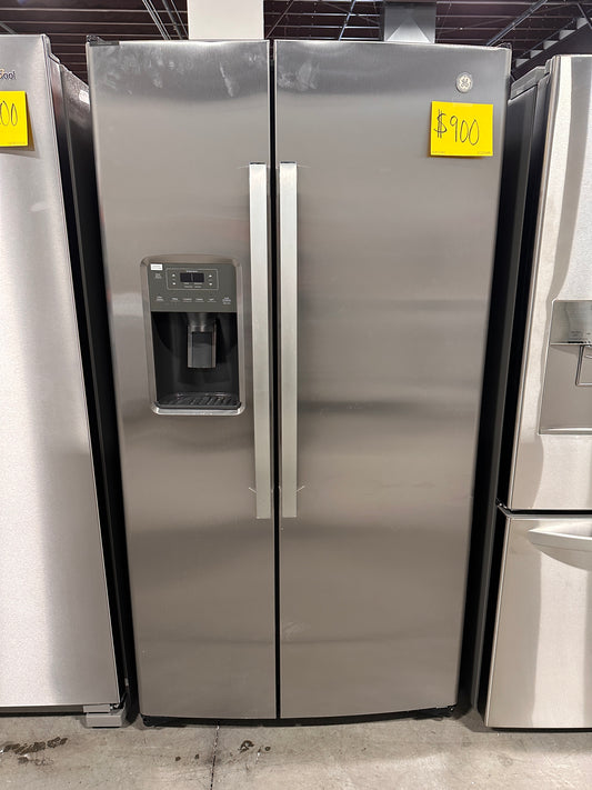 EXTERNAL ICE AND WATER DISPENSER GE REFRIGERATOR - REF12764 GSS25GYPFS
