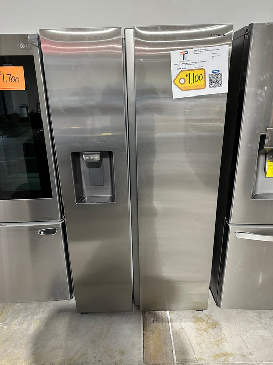 NEW STAINLESS STEEL SAMSUNG REFRIGERATOR - REF12068S RS27T5200SR