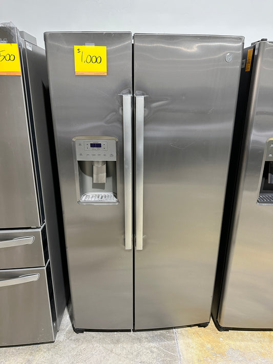 NEW GE SIDE-BY-SIDE REFRIGERATOR - REF12037S GSS25IYNFS