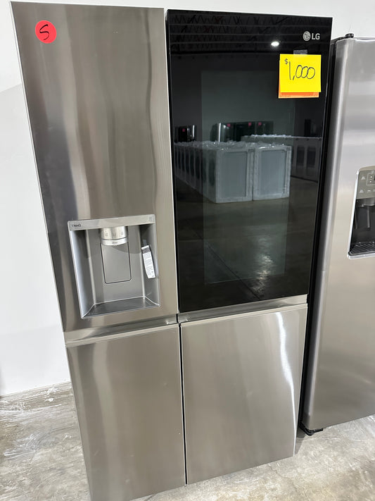 GREAT LOOKING LG SMART REFRIGERATOR - REF11826S LRSOS2706S