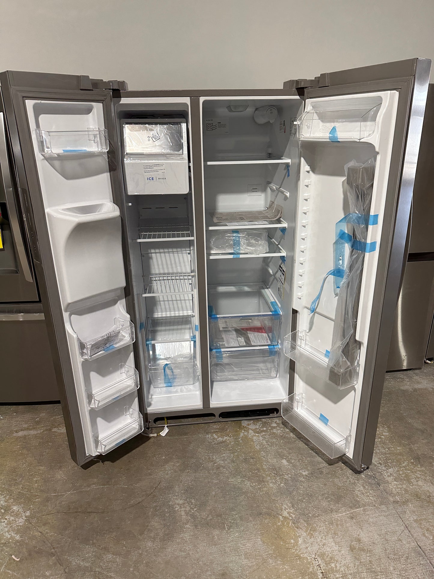 STAINLESS STEEL SIDE BY SIDE FRIDGE - REF12084S FRSS2623AS