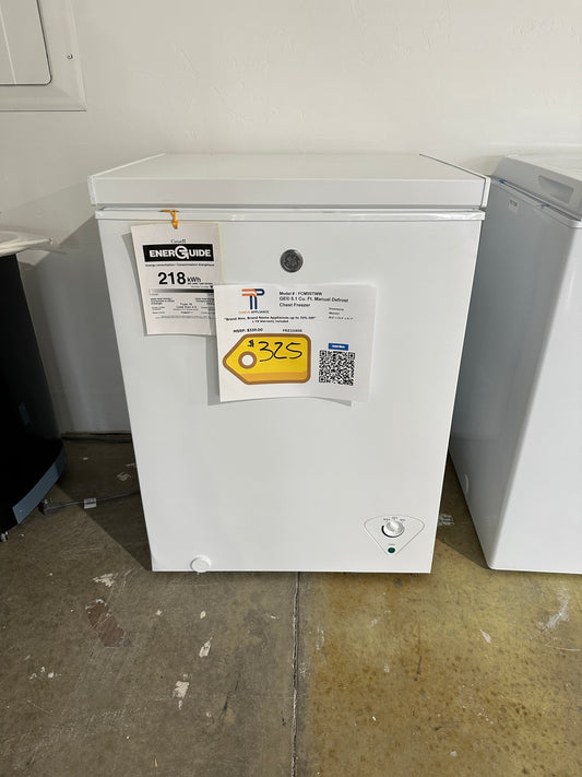 Garage-Ready Chest Freezer - White  Model:FCM5STWW  FRZ11183S