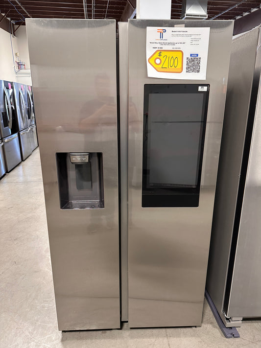 GREAT NEW SAMSUNG REFRIGERATOR WITH FAMILY HUB - REF12792 RF27T5501SR