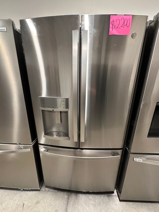 GE PROFILE COUNTER DEPTH REFRIGERATOR - REF12757 PYE22KYNFS