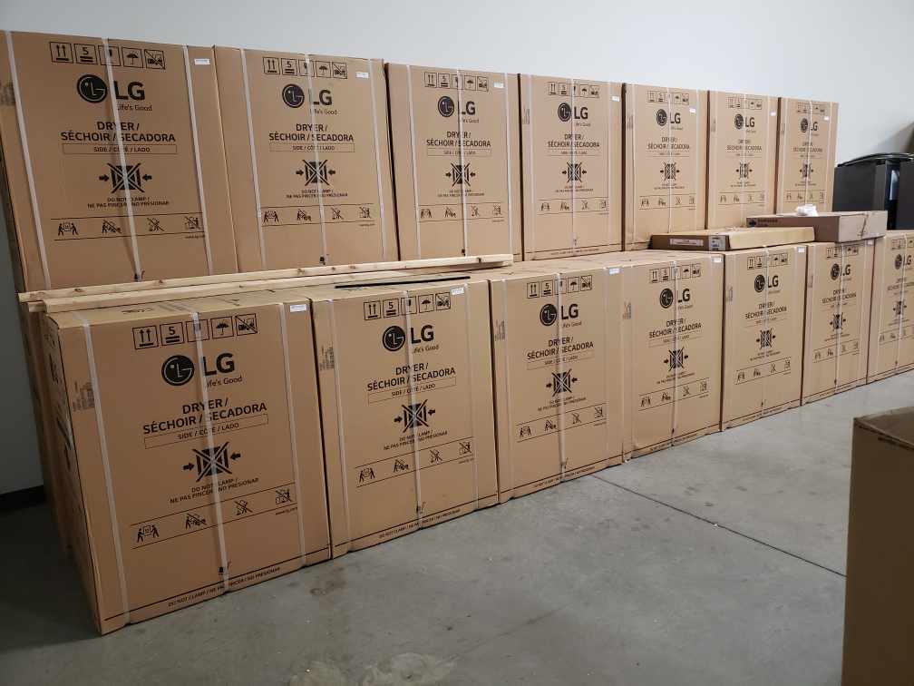GREAT NEW LARGE CAPACITY ELECTRIC LG DRYER - DRY12103
